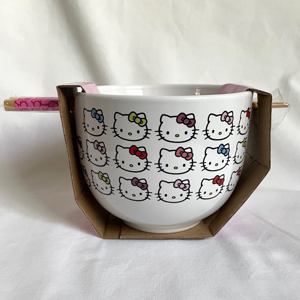 Sanrio Hello Kitty Ceramic Ramen Bowl with Chopsticks 20 oz Bowl